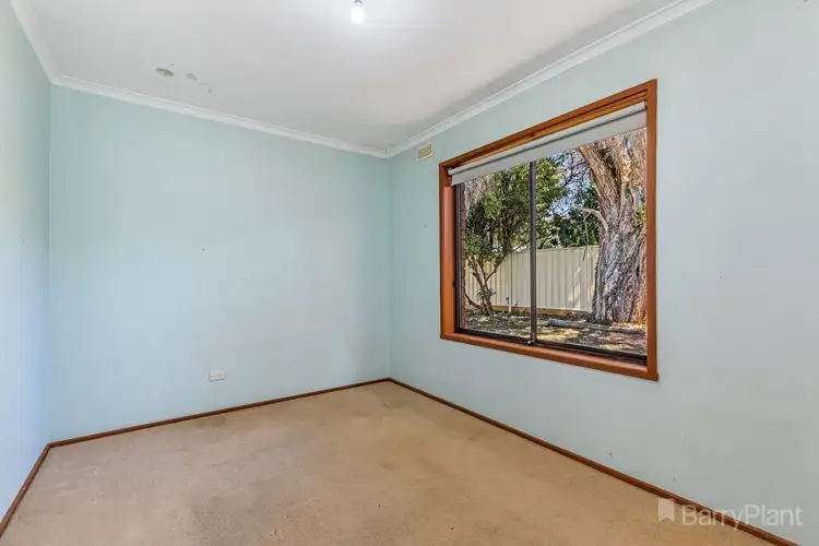Fifth view of Homely house listing, 8 Yandong Street, White Hills VIC 3550