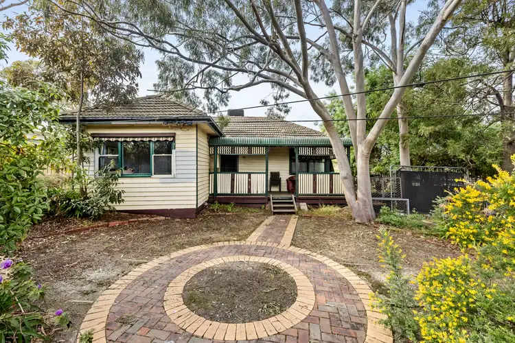 6 Davey Road, Montmorency VIC 3094