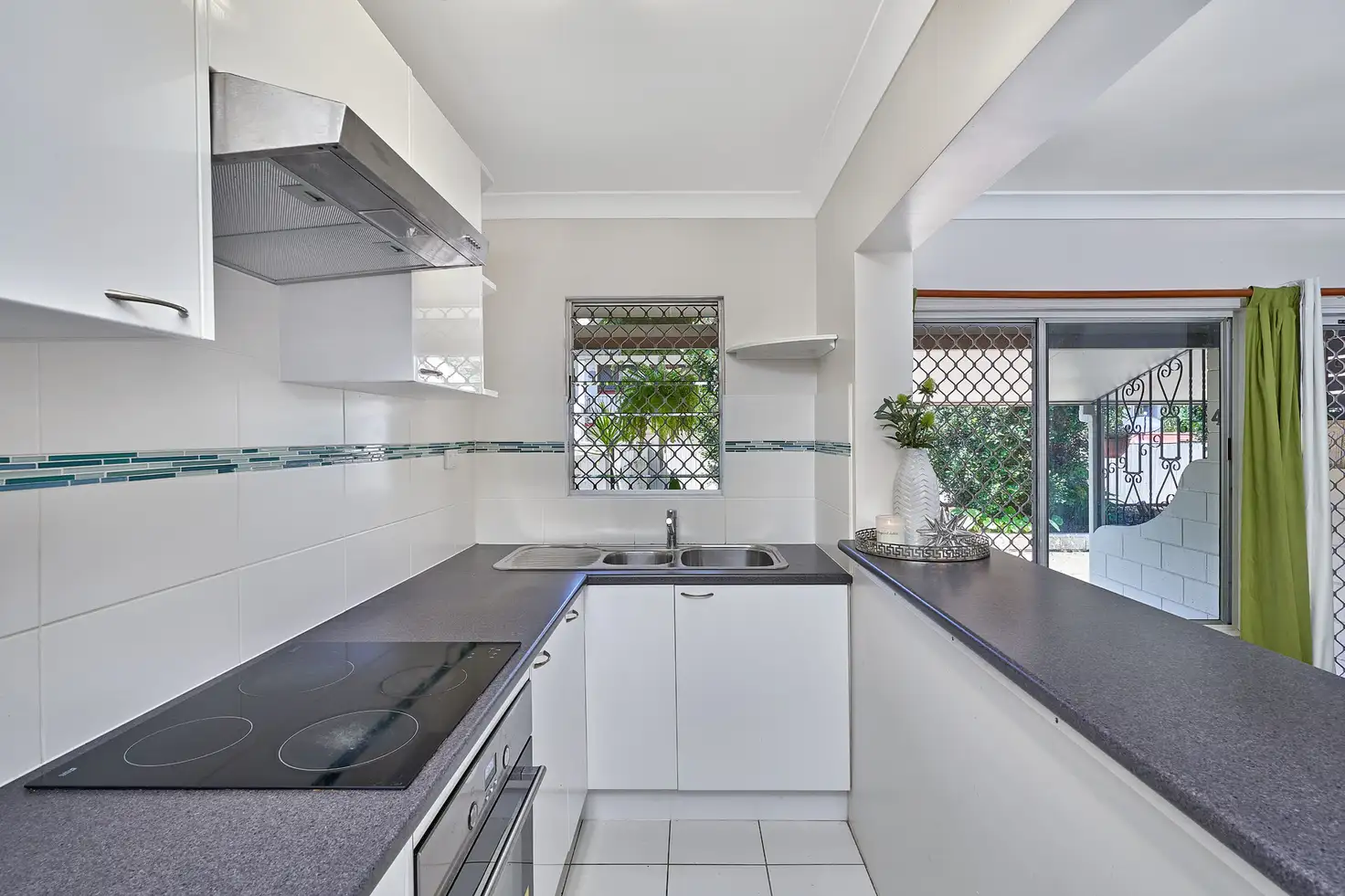 Main view of Homely unit listing, 4/4 Crathern Close, Edge Hill QLD 4870