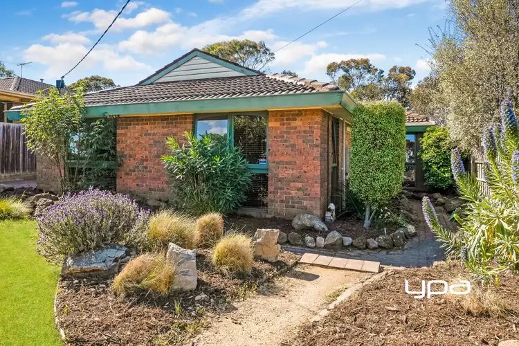 8 Richardson Avenue, Sunbury VIC 3429