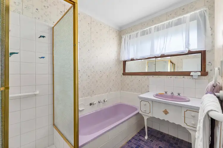 Sixth view of Homely house listing, 4 Apsley Court, Mill Park VIC 3082
