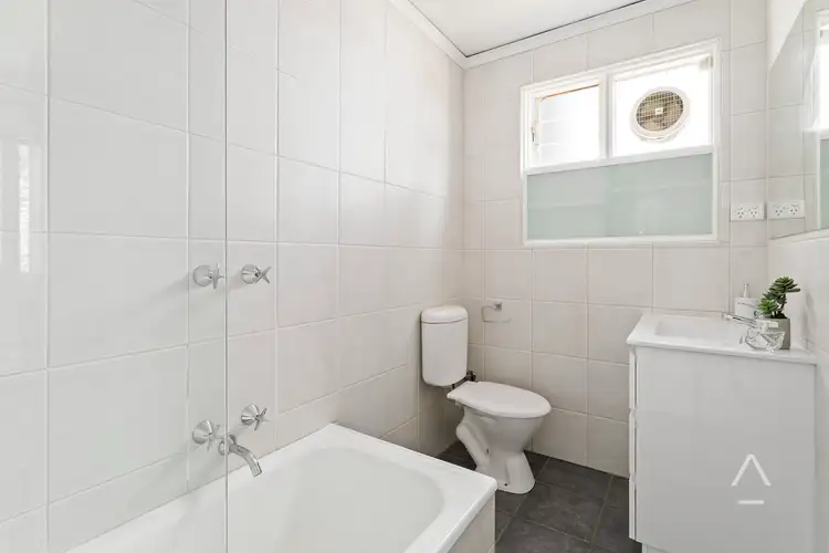 Fourth view of Homely apartment listing, 2/19 Riversdale Road, Hawthorn VIC 3122