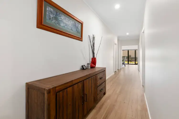 Sixth view of Homely house listing, 5 Avoca Court, Mansfield VIC 3722