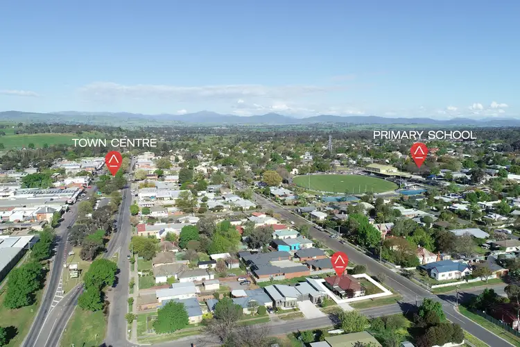 33 Curia Street, Mansfield VIC 3722