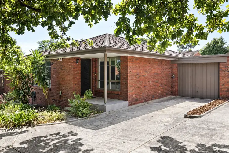 2/7 Edwards Street, Burwood VIC 3125