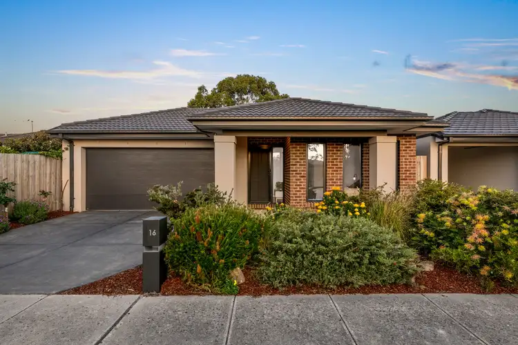 16 Olive Grove, Officer VIC 3809