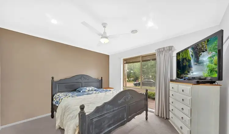 Fifth view of Homely house listing, 18 Sandhurst Mews, Hampton Park VIC 3976