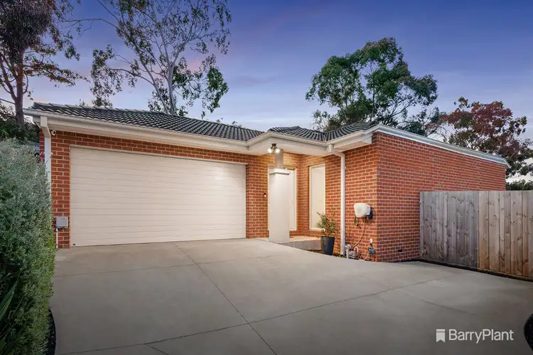Main view of Homely house listing, 2/33 Winnetka Drive, Lilydale VIC 3140
