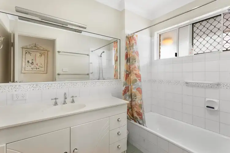 Sixth view of Homely unit listing, 2/167 Denham Street, Allenstown QLD 4700