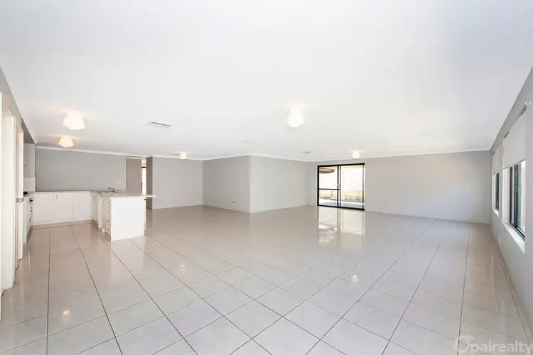 4 Savona Brace, Secret Harbour WA 6173