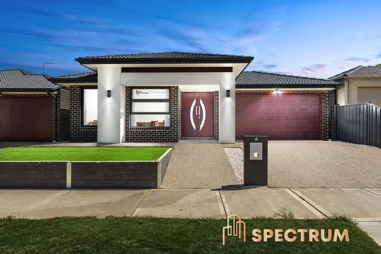 6 Basset Street, Cranbourne East VIC 3977