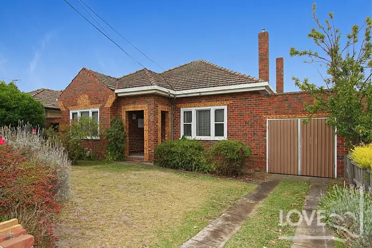 4 Southernhay Street, Reservoir VIC 3073
