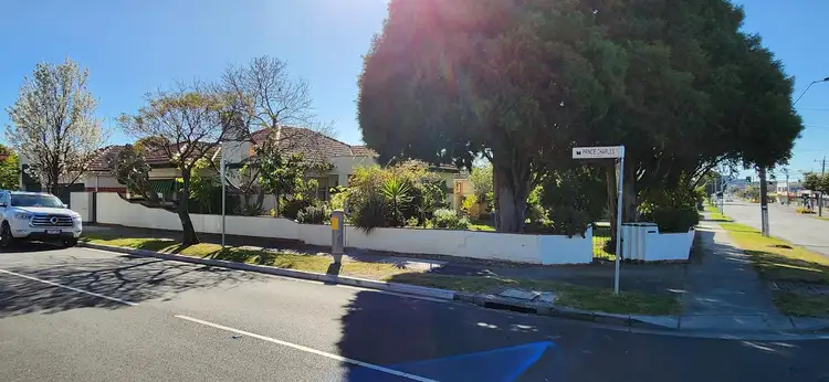 1353 Centre Road, Clayton VIC 3168