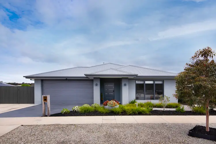 Second view of Homely house listing, 19 Argyll Drive, Junortoun VIC 3551