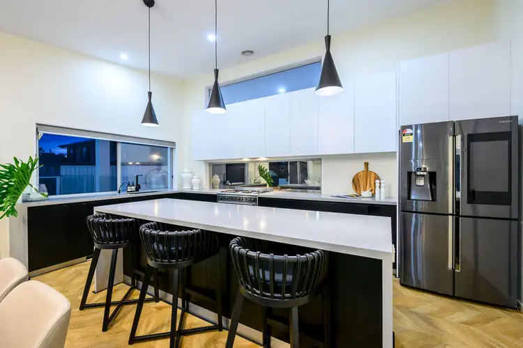 Sixth view of Homely house listing, 2 San Michele Court, Broadbeach Waters QLD 4218