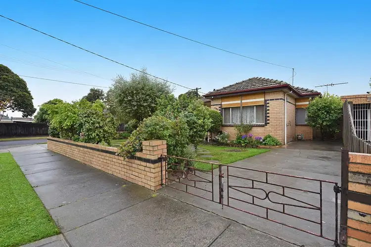 14 Alamo Road, Reservoir VIC 3073
