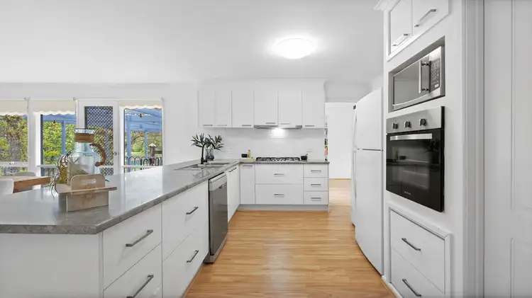 Second view of Homely house listing, 4 Fraser Court, Ballan VIC 3342