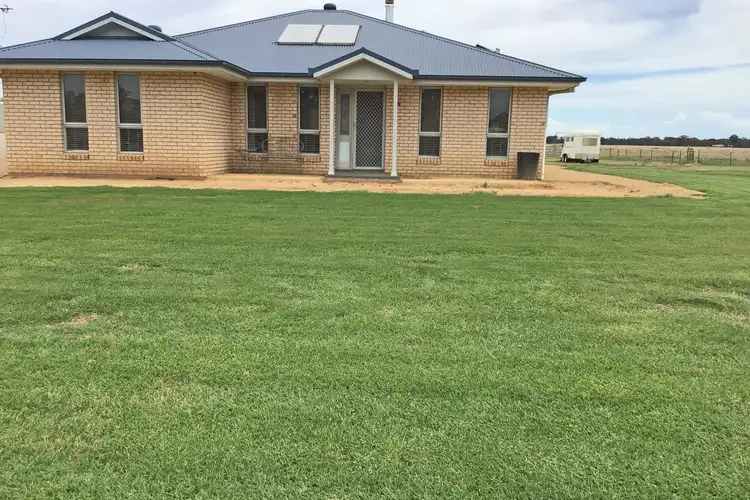 160 Villeneuve Drive, Narromine NSW 2821