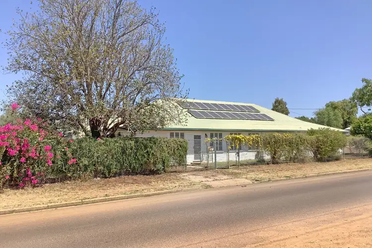 102 Crane Street, Longreach QLD 4730
