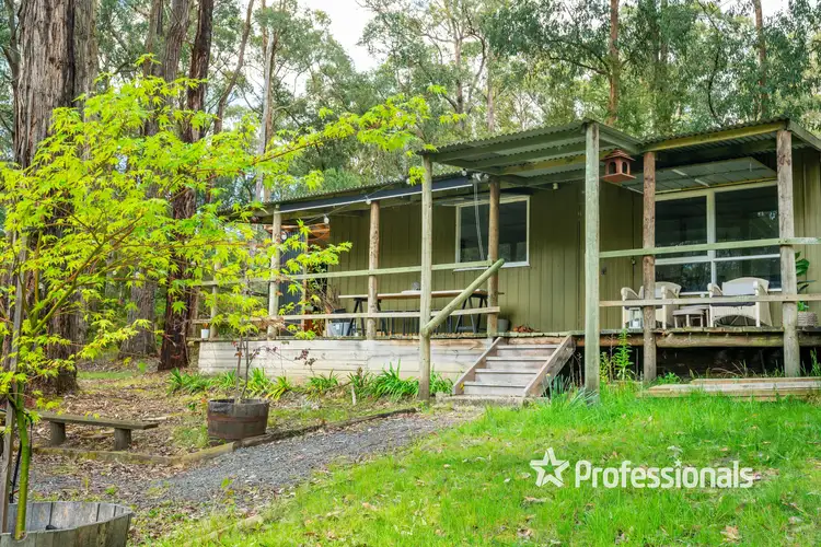 27 Lyrebird Avenue, East Warburton VIC 3799