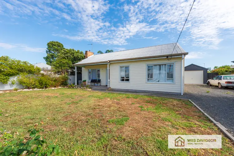 16 Johnson Street, Horsham VIC 3400
