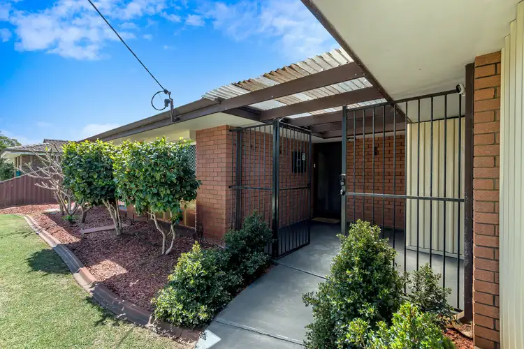 Second view of Homely house listing, 9 Cressida Way, Camillo WA 6111