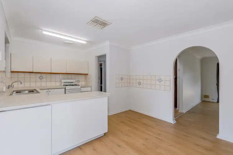 Fifth view of Homely house listing, 9 Cressida Way, Camillo WA 6111