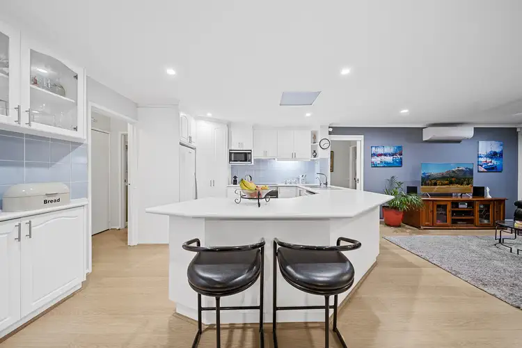 8 Pearson Place, Holder ACT 2611
