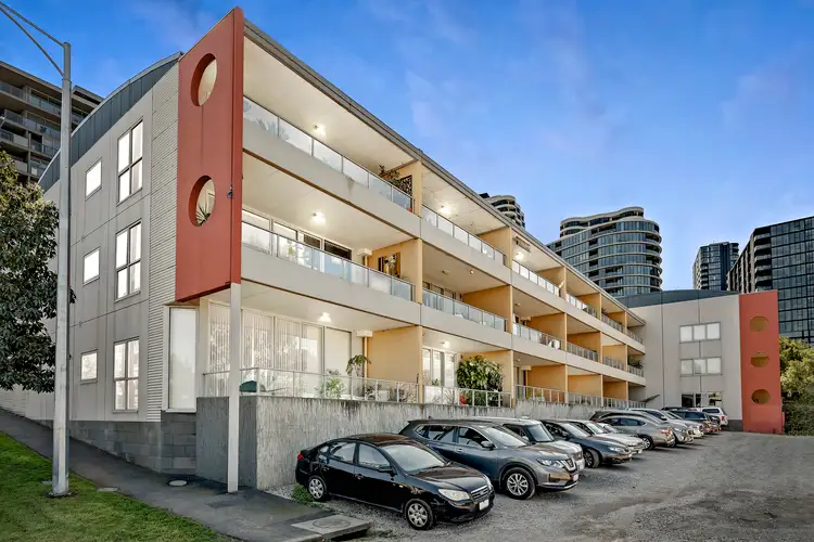 17/2 Saltriver Place