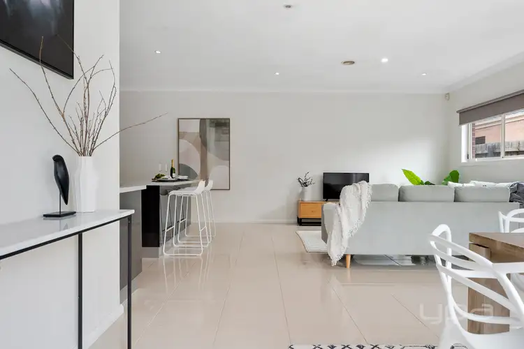 Main view of Homely house listing, 2/7 Burswood Circuit, Harkness VIC 3337