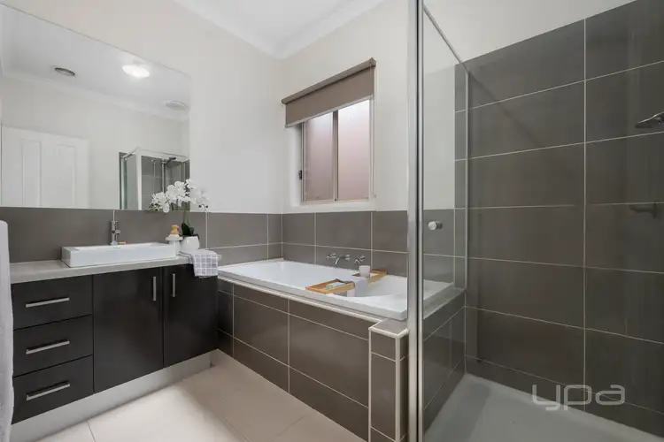 Sixth view of Homely house listing, 2/7 Burswood Circuit, Harkness VIC 3337