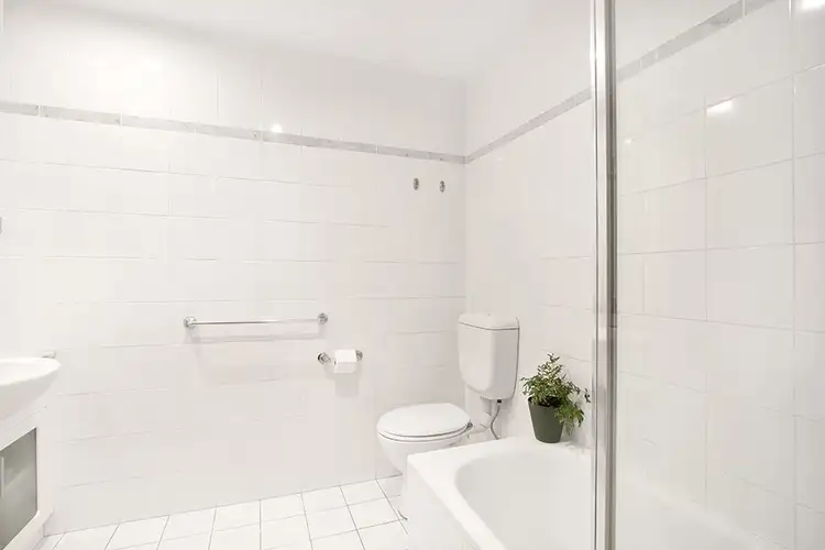 Fifth view of Homely apartment listing, 4/28 Ridge Street, North Sydney NSW 2060