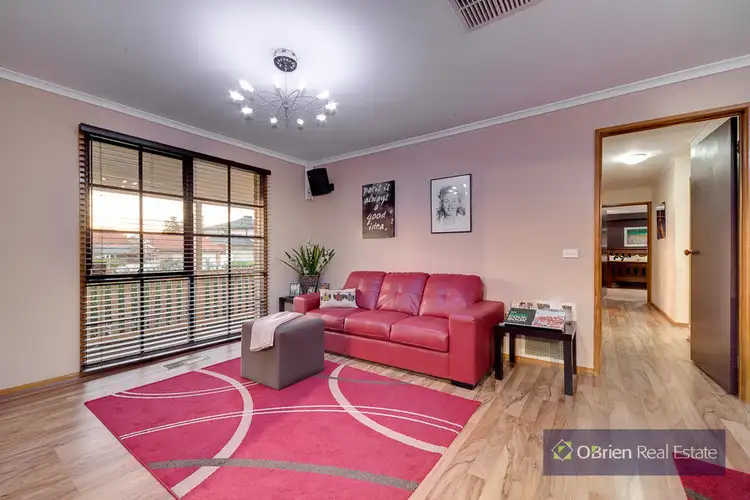 Fifth view of Homely house listing, 10 Montague Court, Endeavour Hills VIC 3802