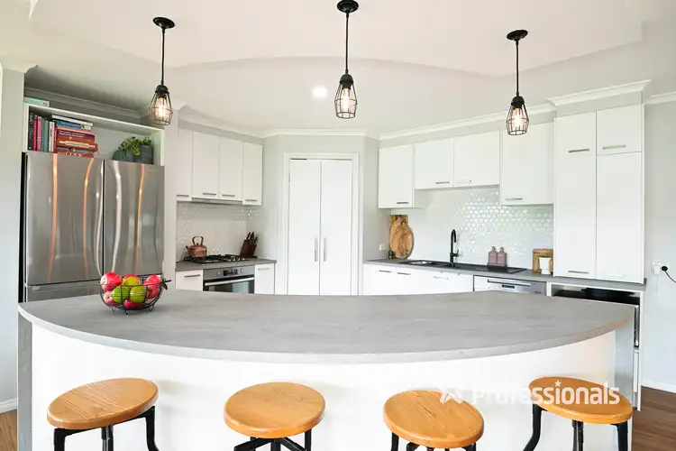 Fifth view of Homely house listing, 2 Elvian Road, Woori Yallock VIC 3139