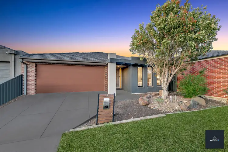 15 Lambertia Crescent