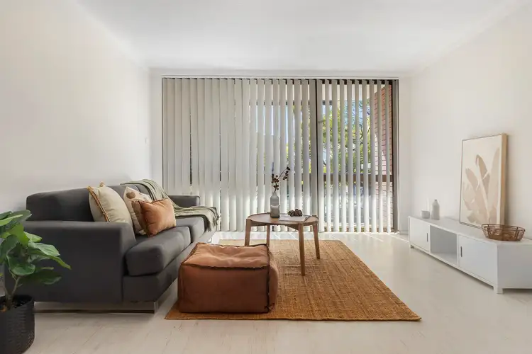 Third view of Homely apartment listing, 2/195 Darby Street, Cooks Hill NSW 2300