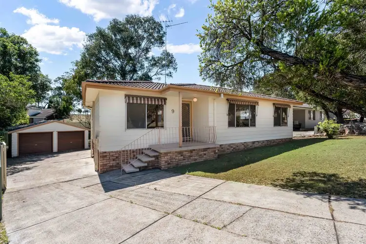 9 Unicomb Close, Rutherford NSW 2320