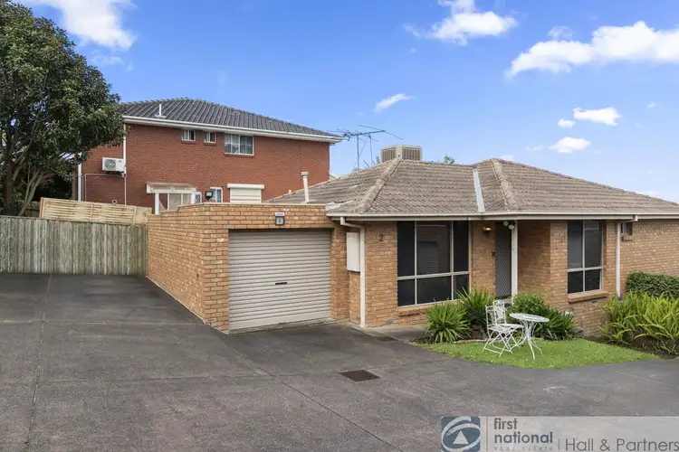 2/33 David Collins Drive, Endeavour Hills VIC 3802