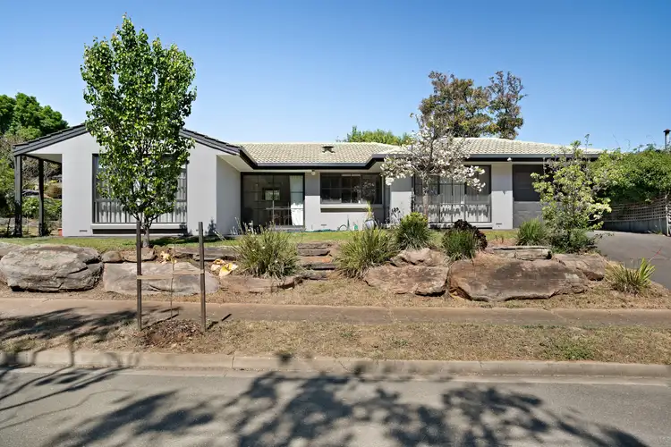 10 Quinway Court, Hallett Cove SA 5158