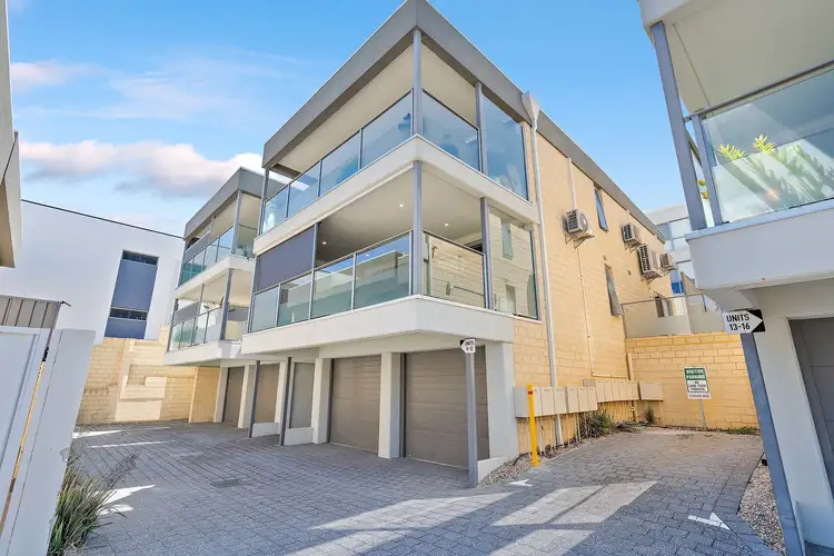 10/22 May Street, Scarborough WA 6019