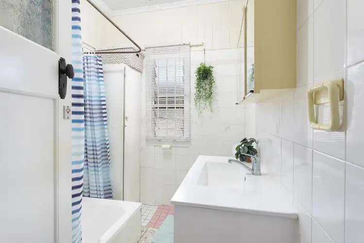 Sixth view of Homely house listing, 2 Cowap Street, Park Avenue QLD 4701