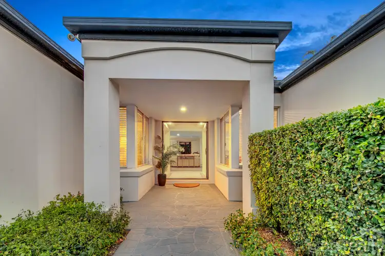 4 Chatswood Close, Forest Lake QLD 4078