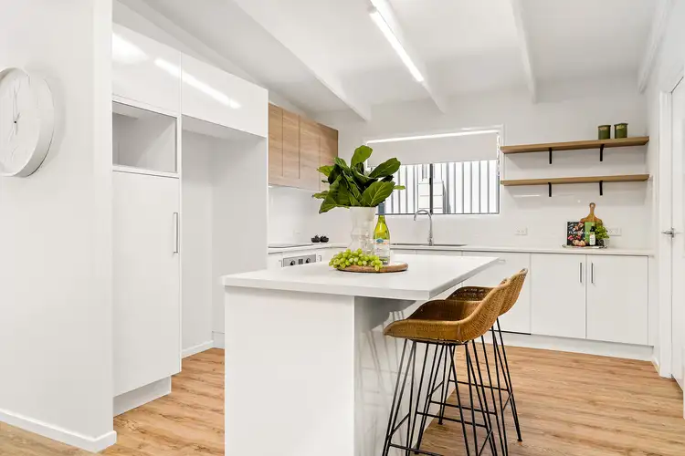 Second view of Homely house listing, 5 Jemalong Court, Springwood QLD 4127