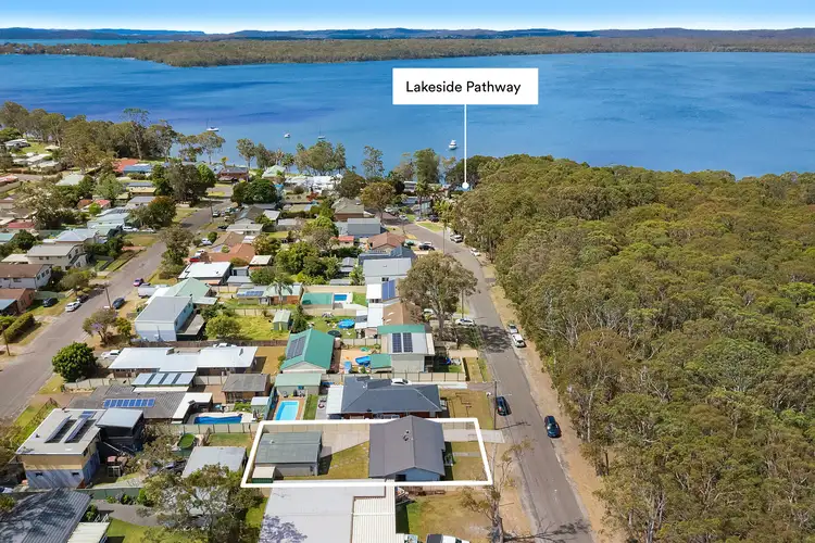 88 Griffith Street, Mannering Park NSW 2259