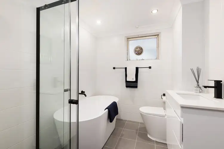 Third view of Homely unit listing, 2/26 Woods Parade, Fairlight NSW 2094