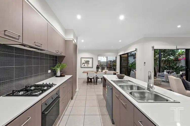 Sixth view of Homely townhouse listing, 15/16-28 Surbiton Court, Carindale QLD 4152