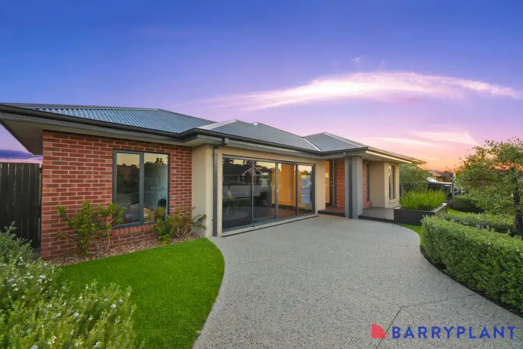 Second view of Homely house listing, 8 King Parrot Boulevard, Drouin VIC 3818