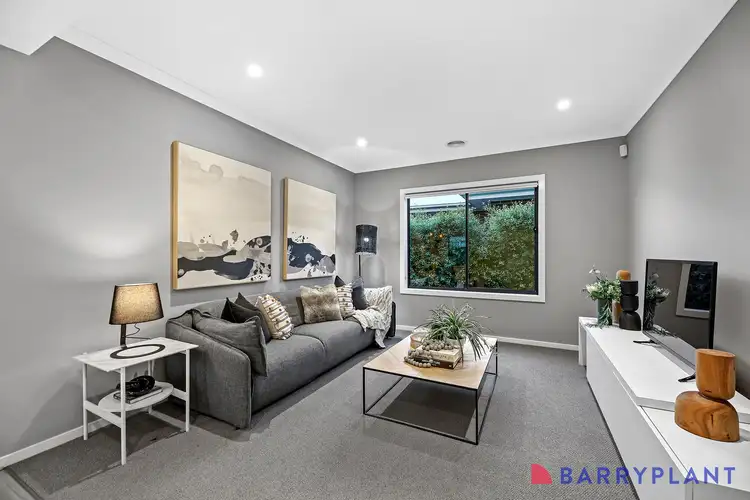 Fifth view of Homely house listing, 8 King Parrot Boulevard, Drouin VIC 3818
