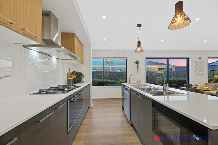 Sixth view of Homely house listing, 8 King Parrot Boulevard, Drouin VIC 3818