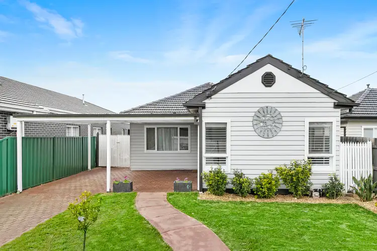 15 Richards Street